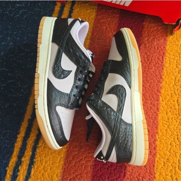 Nike Dunk Low Retro Men 9.5 Black And Pink Croc Pattern Leather New 112025 - Picture 6 of 12